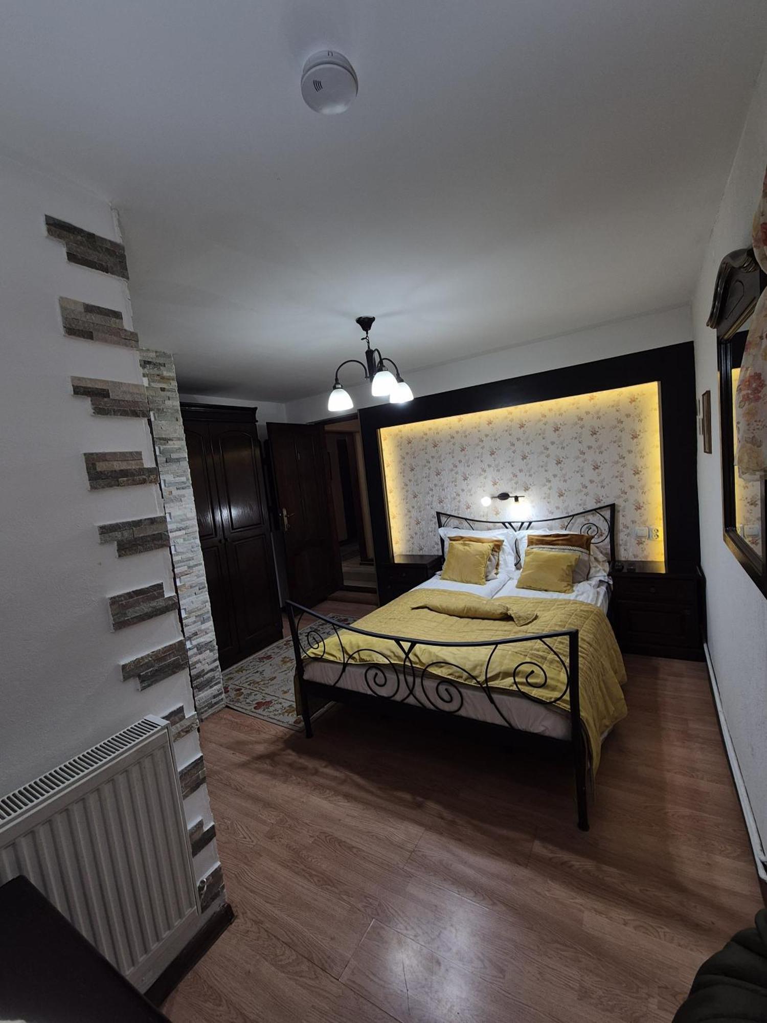 Hotel Pensiunea Dumbravita à Rîu de Mori Extérieur photo