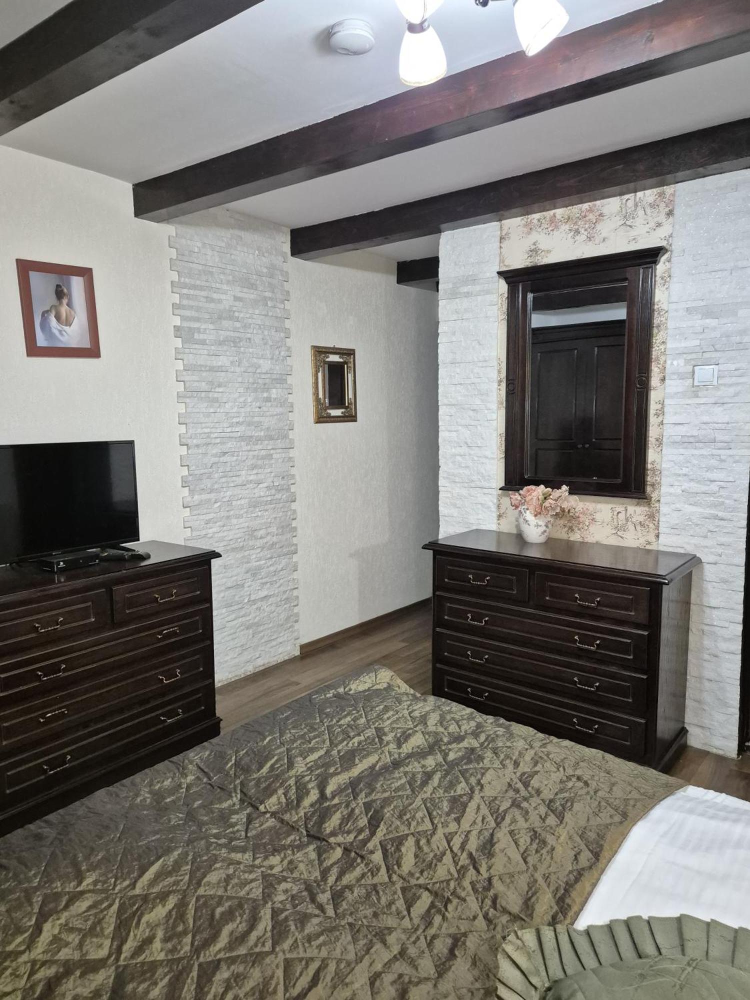Hotel Pensiunea Dumbravita à Rîu de Mori Extérieur photo