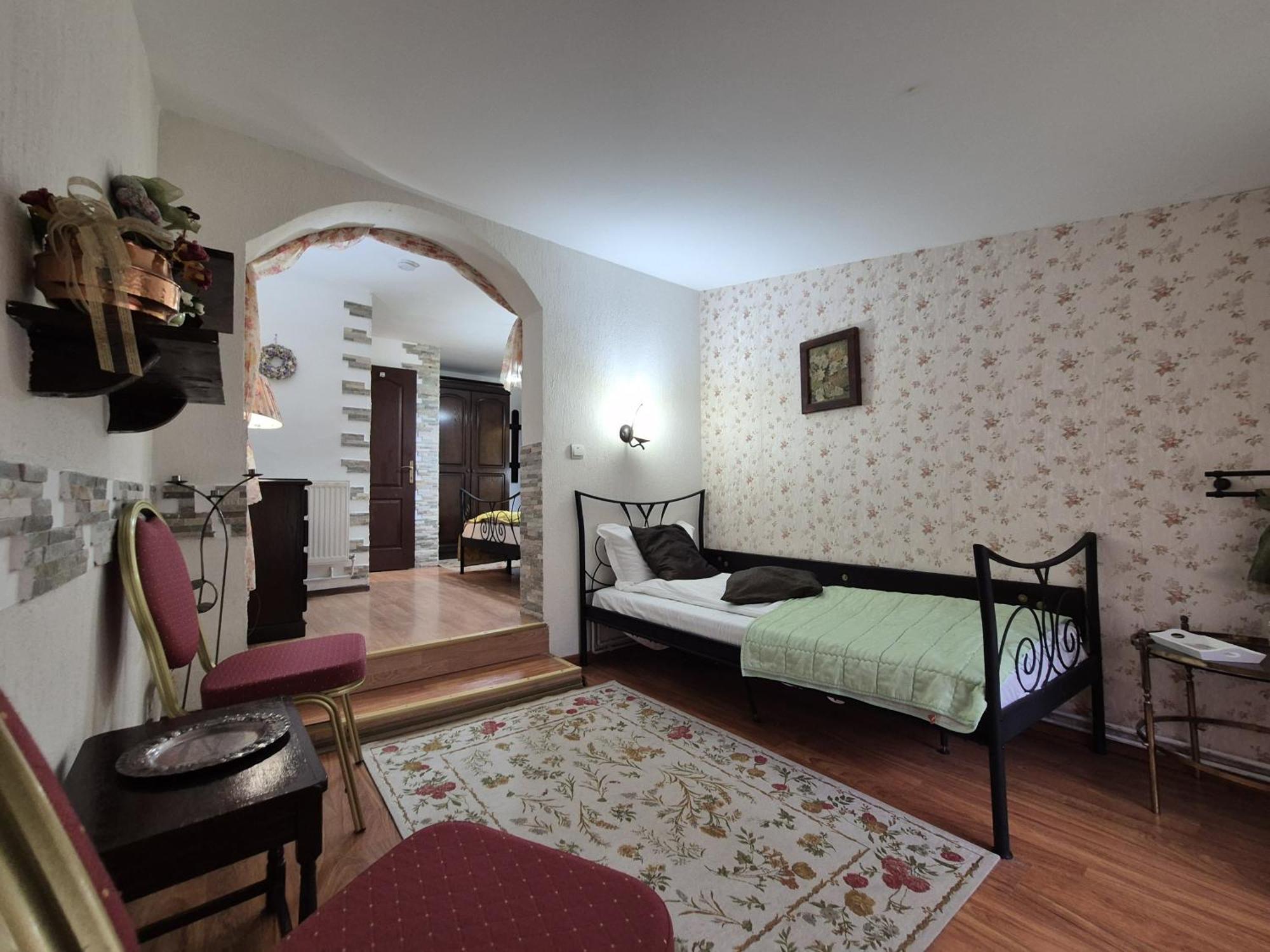 Hotel Pensiunea Dumbravita à Rîu de Mori Extérieur photo